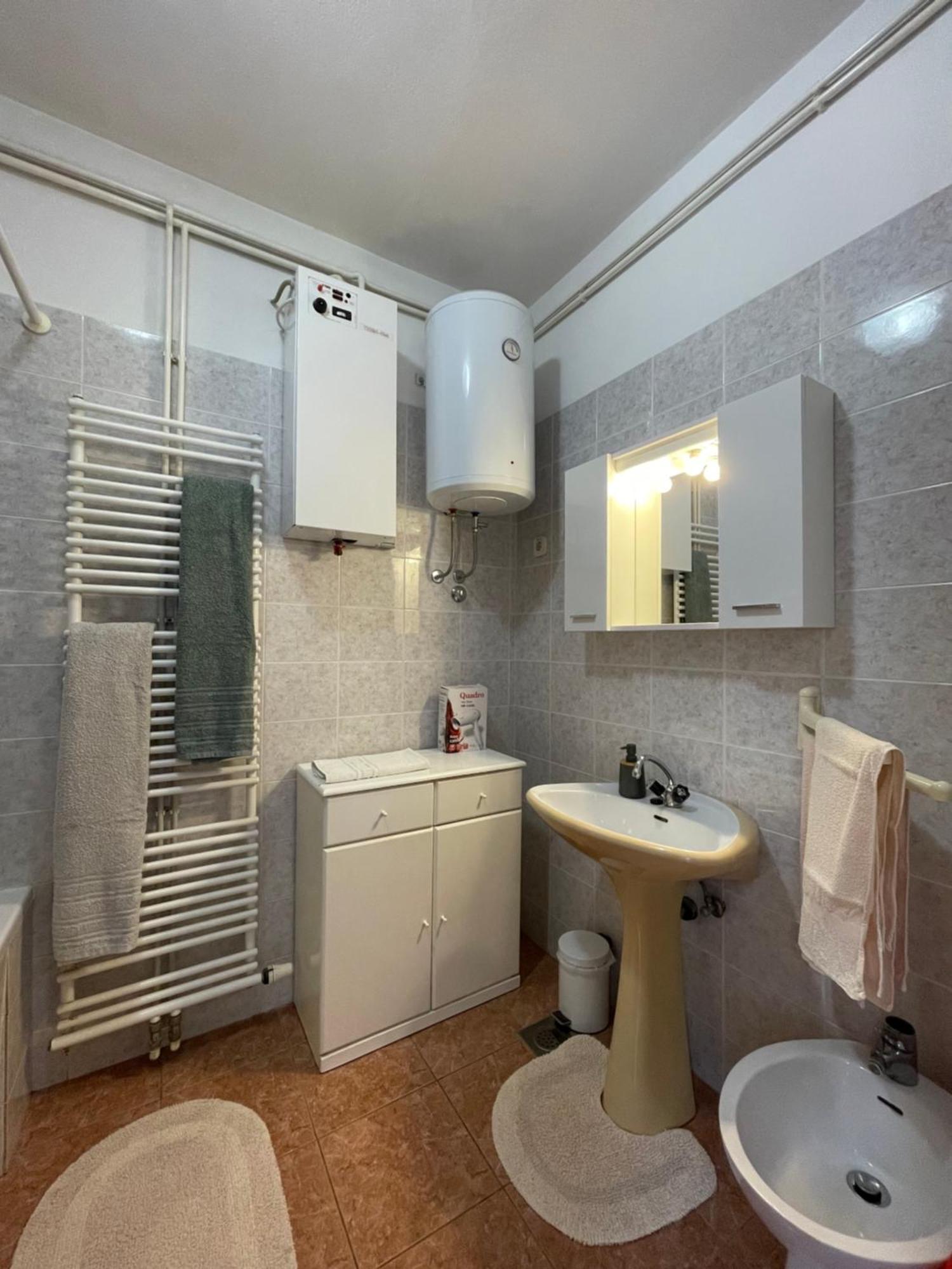Apartments Sestan Novalja Exterior photo